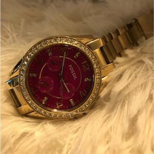 Fossil Watch, new condition. Deep pink face.